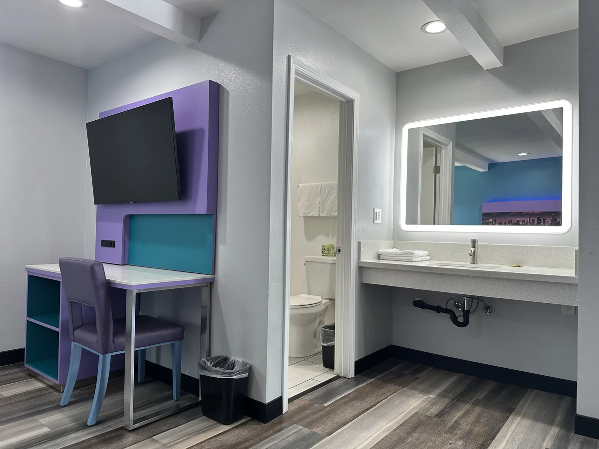 Room with 2 Queen Beds image at Fountain Inn Motel